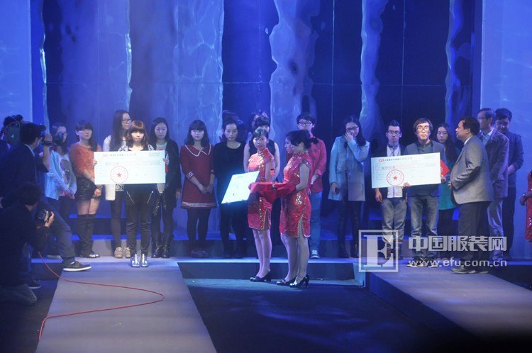 第三届“金富春杯”中华嫁衣创意大赛华丽上演 第三届“金富春杯”中华嫁衣创意大赛
